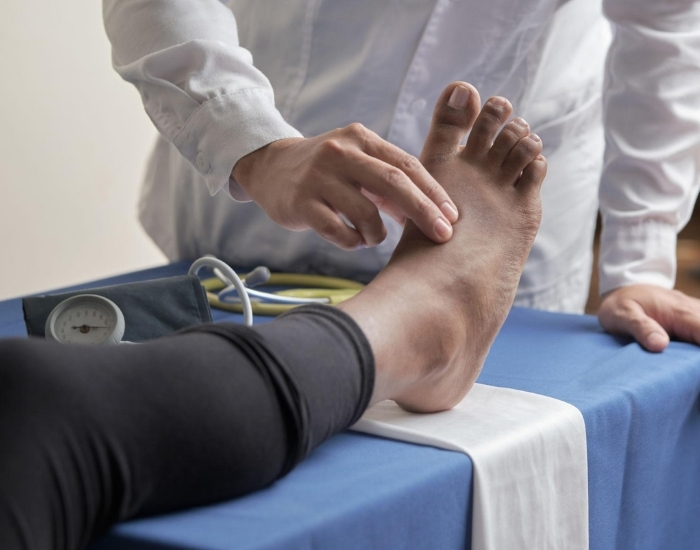 poor circulation in legs symptoms what does poor circulation in the legs feel like